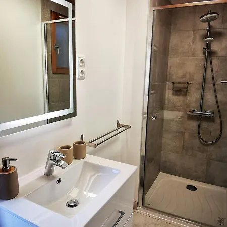 4* Renove, Equipe, 6 Pers, Proche Centre Avec Parking Et Wi-fi - Fr-1-598-127
